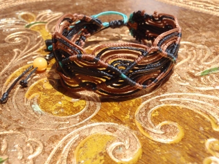 macrame wave bracelet