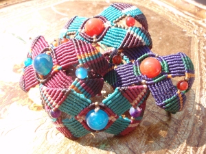 Macramé-Cavandoli bracelets with semi-precious beads