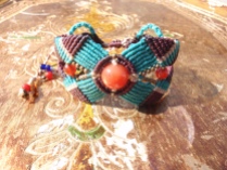 Macramé-Cavandoli bracelet with semi-precious beads