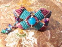 Macramé-Cavandoli bracelet with semi-precious beads